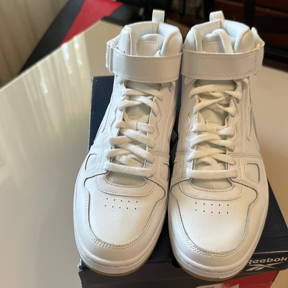Men’s size 10 Reebok Royal high top sneaker never worn but without tags